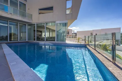 Premium Villa Sea View Large swimming pool, Gym, cinema room, 5 bedrooms in Madiena