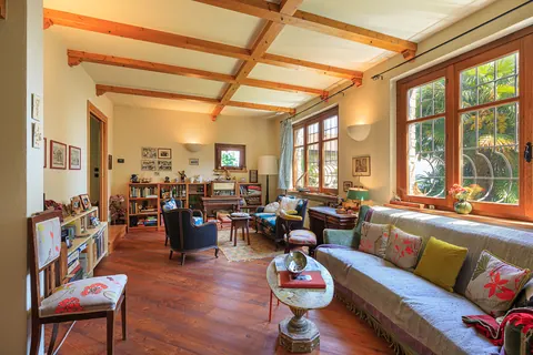 Elegant Villa magnificent view Lake front, 10 bedrooms in Lake Maggiore exclusive for sale For Super Rich