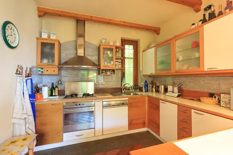 Elegant Villa magnificent view Lake front, 10 bedrooms in Lake Maggiore ads for sale For Super Rich