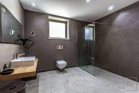 Design Villa Panoramic View with en-suite facilities, gym, 7 bedrooms in Bahar ultra luxury for sale For Super Rich
