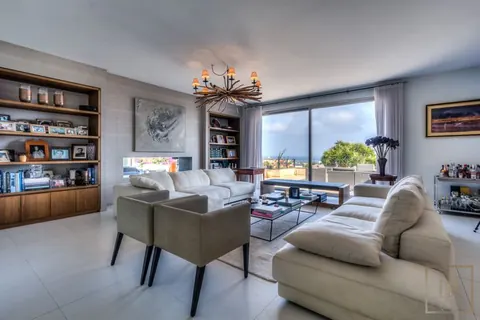 Design Villa Panoramic View with en-suite facilities, gym, 7 bedrooms in Bahar Used for sale For Super Rich