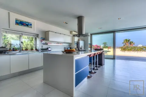 Design Villa Panoramic View with en-suite facilities, gym, 7 bedrooms in Bahar buy for sale For Super Rich