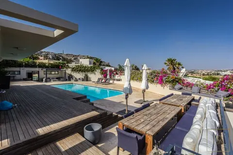 Design Villa Panoramic View with en-suite facilities, gym, 7 bedrooms in Bahar property for sale For Super Rich