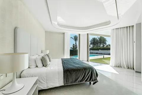 Ultra Modern Front-line Villa Beach Front pool, gym, sauna, bar, 6 bedrooms in Marbella luxury for sale For Super Rich Ultra Modern Front-line Villa Beach Front pool, gym, sauna, bar, 6 bedrooms in Marbella luxury for sale For Super Rich
