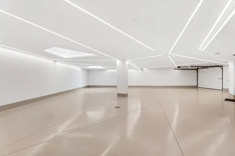Ultra Modern Front-line Villa Beach Front pool, gym, sauna, bar, 6 bedrooms in Marbella prix for sale For Super Rich Ultra Modern Front-line Villa Beach Front pool, gym, sauna, bar, 6 bedrooms in Marbella prix for sale For Super Rich