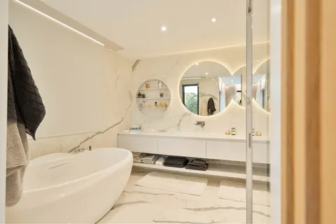 Premium Villa Golf View, 4 bedrooms in Vilamoura expensive for sale For Super Rich