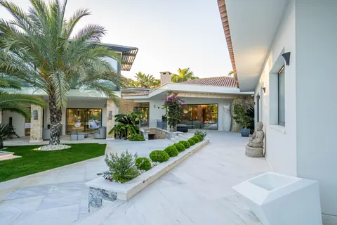 Premium Villa Golf View, 4 bedrooms in Vilamoura top for sale For Super Rich