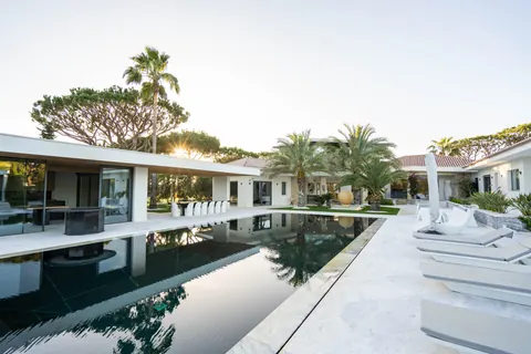 Premium Villa Golf View, 4 bedrooms in Vilamoura deal for sale For Super Rich