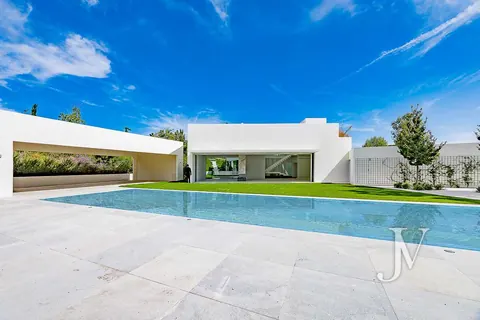 Architectural Villa Panoramic View Swimming pool with Jacuzzi, 6 bedrooms in Madrid