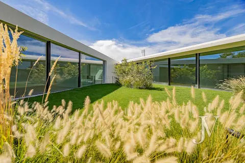 Architectural Villa Panoramic View Swimming pool with Jacuzzi, 6 bedrooms in Madrid luxury for sale For Super Rich Architectural Villa Panoramic View Swimming pool with Jacuzzi, 6 bedrooms in Madrid luxury for sale For Super Rich