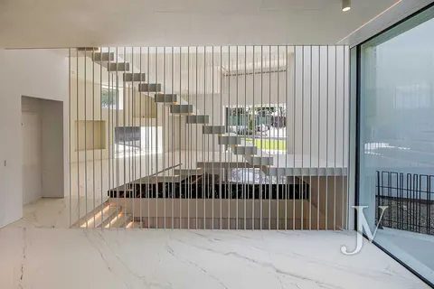 Architectural Villa Panoramic View Swimming pool with Jacuzzi, 6 bedrooms in Madrid Classified ads for sale For Super Rich Architectural Villa Panoramic View Swimming pool with Jacuzzi, 6 bedrooms in Madrid Classified ads for sale For Super Rich