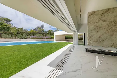 Architectural Villa Panoramic View Swimming pool with Jacuzzi, 6 bedrooms in Madrid New for sale For Super Rich Architectural Villa Panoramic View Swimming pool with Jacuzzi, 6 bedrooms in Madrid New for sale For Super Rich