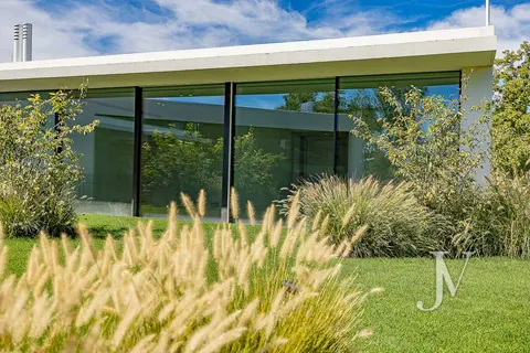 Architectural Villa Panoramic View Swimming pool with Jacuzzi, 6 bedrooms in Madrid ultra luxury for sale For Super Rich Architectural Villa Panoramic View Swimming pool with Jacuzzi, 6 bedrooms in Madrid ultra luxury for sale For Super Rich