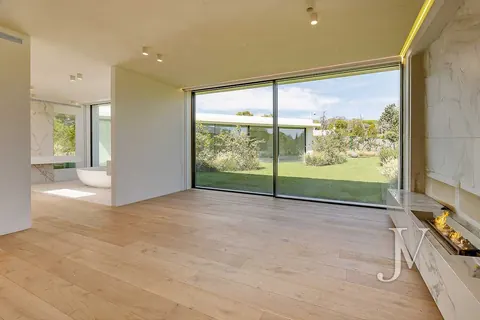 Architectural Villa Panoramic View Swimming pool with Jacuzzi, 6 bedrooms in Madrid top for sale For Super Rich Architectural Villa Panoramic View Swimming pool with Jacuzzi, 6 bedrooms in Madrid top for sale For Super Rich