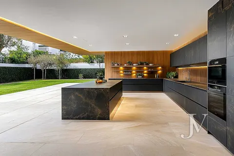 Architectural Villa Panoramic View Swimming pool with Jacuzzi, 6 bedrooms in Madrid Coming soon for sale For Super Rich Architectural Villa Panoramic View Swimming pool with Jacuzzi, 6 bedrooms in Madrid Coming soon for sale For Super Rich