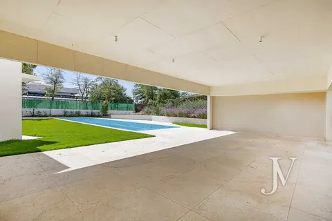 Architectural Villa Panoramic View Swimming pool with Jacuzzi, 6 bedrooms in Madrid available for sale For Super Rich Architectural Villa Panoramic View Swimming pool with Jacuzzi, 6 bedrooms in Madrid available for sale For Super Rich