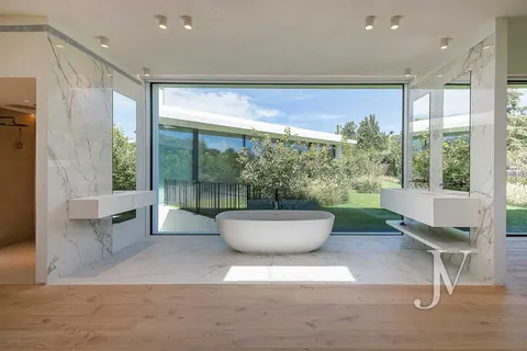 Architectural Villa Panoramic View Swimming pool with Jacuzzi, 6 bedrooms in Madrid search for sale For Super Rich Architectural Villa Panoramic View Swimming pool with Jacuzzi, 6 bedrooms in Madrid search for sale For Super Rich