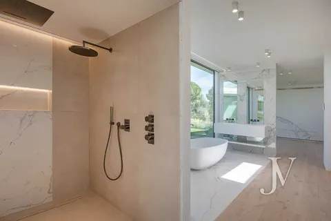 Architectural Villa Panoramic View Swimming pool with Jacuzzi, 6 bedrooms in Madrid property for sale For Super Rich Architectural Villa Panoramic View Swimming pool with Jacuzzi, 6 bedrooms in Madrid property for sale For Super Rich