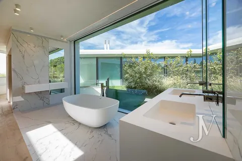 Architectural Villa Panoramic View Swimming pool with Jacuzzi, 6 bedrooms in Madrid best for sale For Super Rich Architectural Villa Panoramic View Swimming pool with Jacuzzi, 6 bedrooms in Madrid best for sale For Super Rich