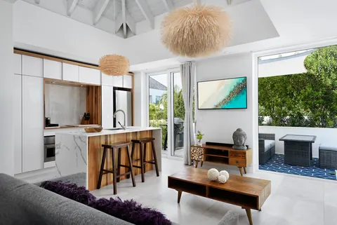 Luxury House Beach Front pickleball court, outdoor cinema, 14 bedrooms in Providenciales available for sale For Super Rich