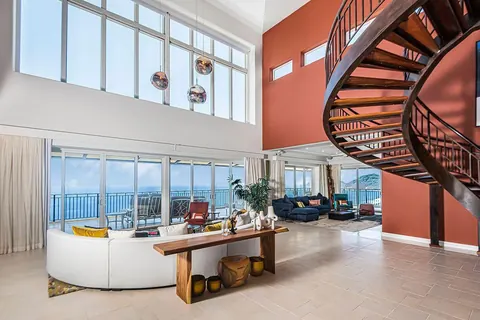 Luxury Penthouse Beach Front Panoramic View, 6 bedrooms in Jaco Used for sale For Super Rich