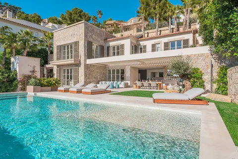 Modern Villa PURA VIDA Sea views, 5 bedrooms in Puerto de Andratx - Mallorca buy for sale For Super Rich