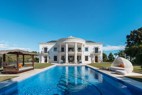 Luxury Villa Palace Blanc royal style with stunning modern elements and features, 7 bedrooms in Marbella East