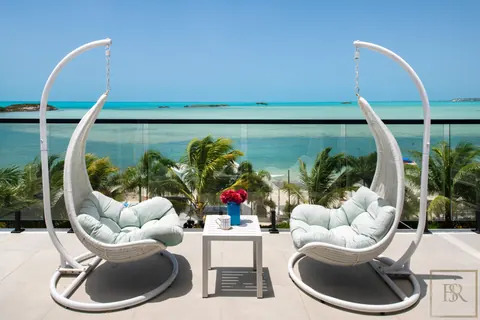 Luxury Villa Waterfront breathtaking 360-degree views, 10 bedrooms in Paradiso Del Mar - Providenciales value for sale For Super Rich