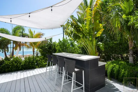 Luxury Villa Waterfront breathtaking 360-degree views, 10 bedrooms in Paradiso Del Mar - Providenciales Classified ads for sale For Super Rich