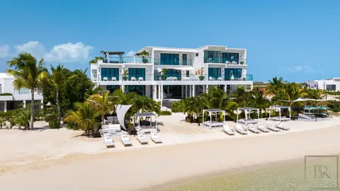 Luxury Villa Waterfront breathtaking 360-degree views, 10 bedrooms in Paradiso Del Mar - Providenciales search for sale For Super Rich