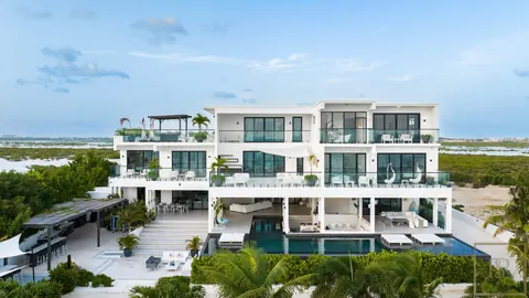 Luxury Villa Waterfront breathtaking 360-degree views, 10 bedrooms in Paradiso Del Mar - Providenciales buy for sale For Super Rich