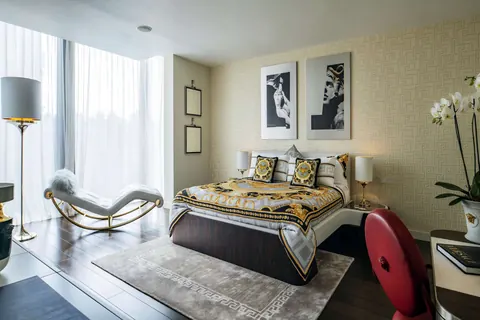 Luxury Penthouse Versace panoramic views on The Shard, River Thames, 5 bedrooms in London property for sale For Super Rich