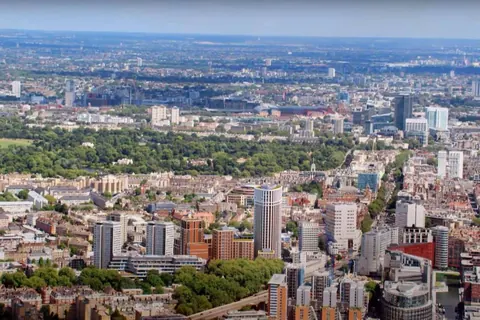 Luxury Penthouse 29th Floor Superb indoor swimming pool, 4 bedrooms in Paddington - London value for sale For Super Rich