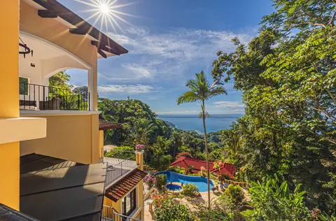 Luxury Villa Panoramic View, 7 bedrooms in Dominical real estate for sale For Super Rich