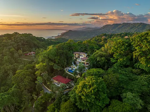 Luxury Villa Panoramic View, 7 bedrooms in Dominical Used for sale For Super Rich