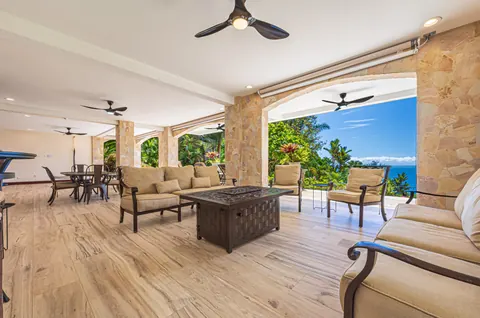 Luxury Villa Panoramic View, 7 bedrooms in Dominical best for sale For Super Rich