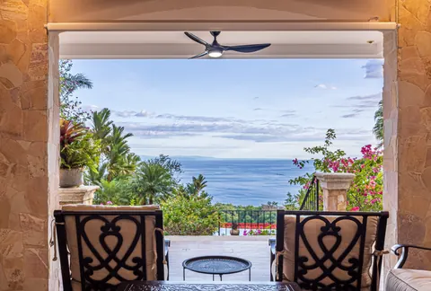 Luxury Villa Panoramic View, 7 bedrooms in Dominical deal for sale For Super Rich