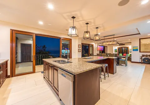 Luxury Villa Panoramic View, 7 bedrooms in Dominical buy for sale For Super Rich