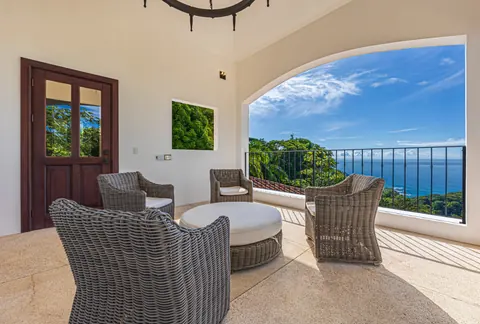 Luxury Villa Panoramic View, 7 bedrooms in Dominical 62709 for sale For Super Rich