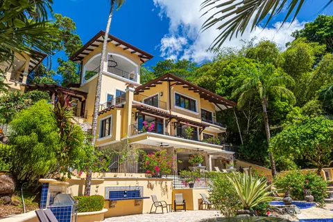 Luxury Villa Panoramic View, 7 bedrooms in Dominical exclusive for sale For Super Rich