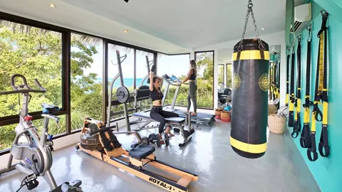 EXCLUSIVE Villa Panoramic View overlooking chaweng bay, 8 bedrooms in Ko Samui top for sale For Super Rich