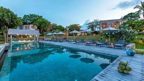 EXCLUSIVE Villa Panoramic View overlooking chaweng bay, 8 bedrooms in Ko Samui image for sale For Super Rich