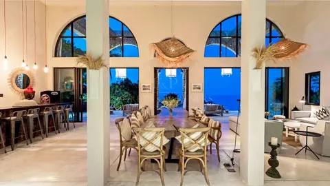 EXCLUSIVE Villa Panoramic View overlooking chaweng bay, 8 bedrooms in Ko Samui available for sale For Super Rich