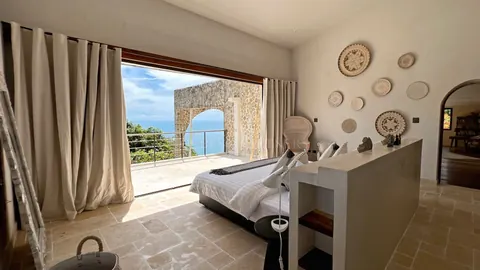 EXCLUSIVE Villa Panoramic View overlooking chaweng bay, 8 bedrooms in Ko Samui price for sale For Super Rich