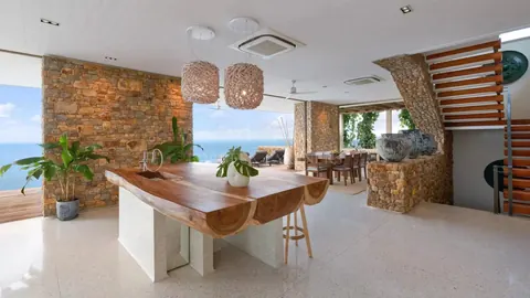 Luxury Villa Breathtaking sunsets infinity pool, 4 bedrooms in Ko Samui deal for sale For Super Rich