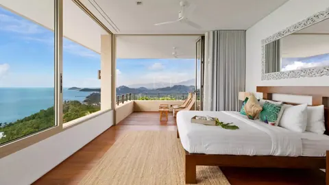 Luxury Villa Breathtaking sunsets infinity pool, 4 bedrooms in Ko Samui exclusive for sale For Super Rich