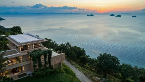 Luxury Villa Breathtaking sunsets infinity pool, 4 bedrooms in Ko Samui unique for sale For Super Rich