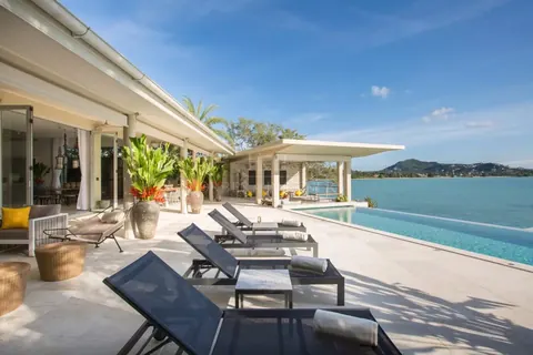Ultimate luxury Villa Waterfront swimming pool surrounded by tropical plants, 6 bedrooms in Ko Samui best for sale For Super Rich