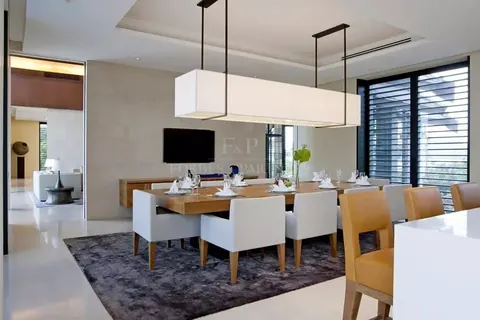 High-end Villa Beach Front 6-star service, 10 bedrooms in Phuket deal for sale For Super Rich