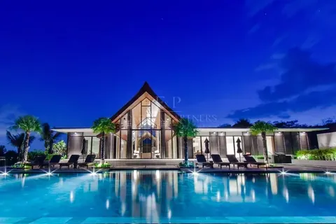 High-end Villa Beach Front 6-star service, 10 bedrooms in Phuket real estate for sale For Super Rich